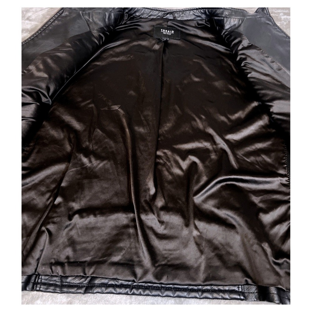 Torrid Black Faux Leather Moto Jacket Plus Size 6 Zip Pocket Minimalist Biker - Picture 5 of 16